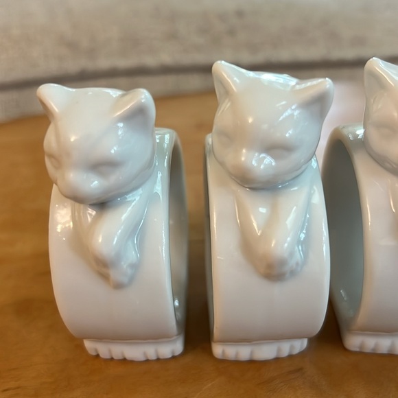 Ceramic white cat napkin rings - Picture 2 of 5